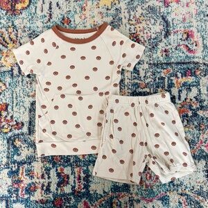 Goumi smiley face toddler shirt and shorts set